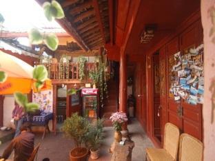 Overseas Inn Lijiang  Exterior foto